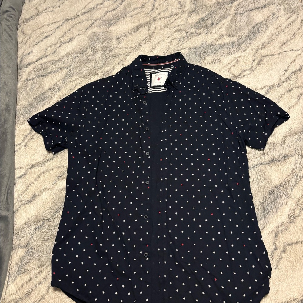 Men's Short-Sleeve Button-Up Shirt with Star Print